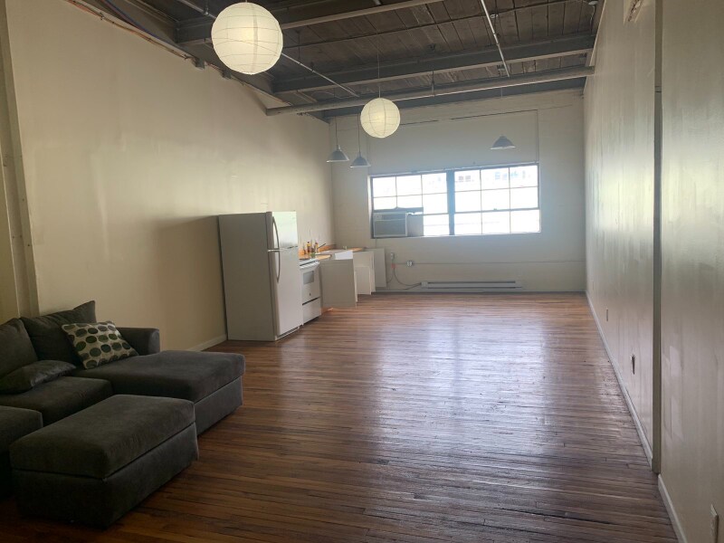 Building Photo - 1417 Kemper St