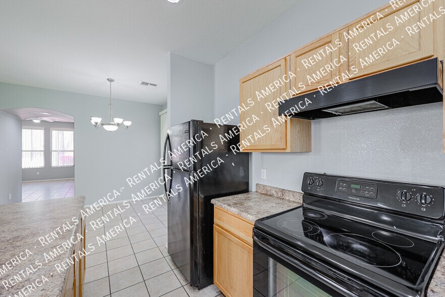 Building Photo - 3672 E Sundance Ave