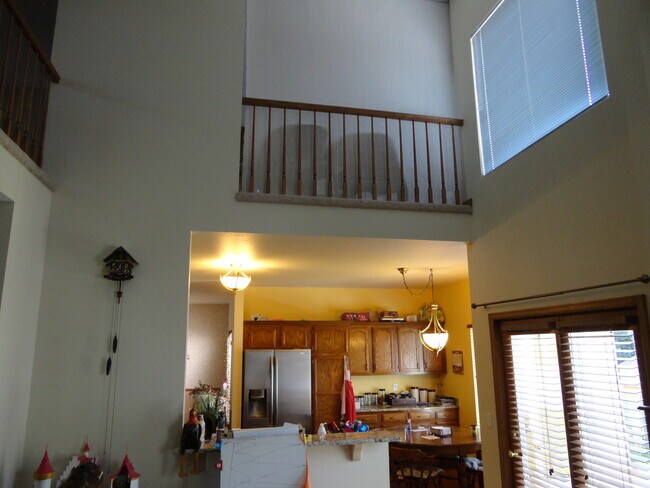 Building Photo - 2025 Bramblwood Ln
