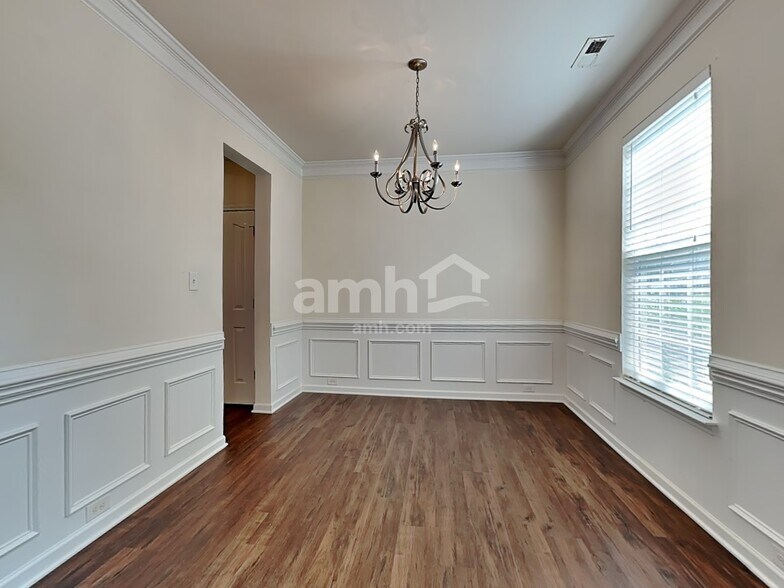 Building Photo - 1416 Paulonia Way