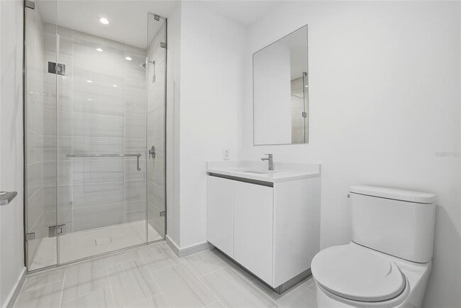 Building Photo - 400 Central Ave