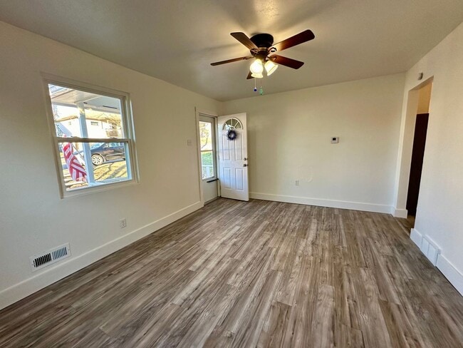 Building Photo - 8 Cord St