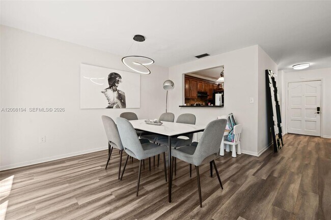 Building Photo - 3951 Adra Ave
