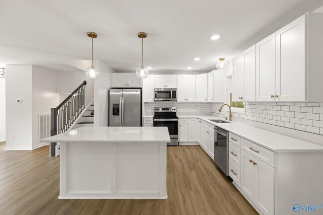 Building Photo - 1007 Cardinal Ave