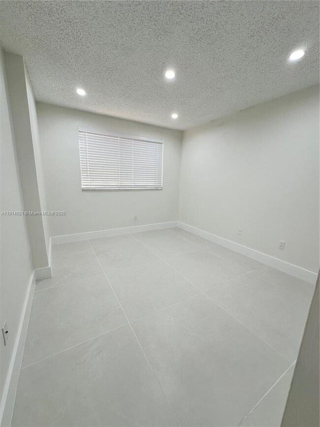 Building Photo - 5151 SW 121st Terrace