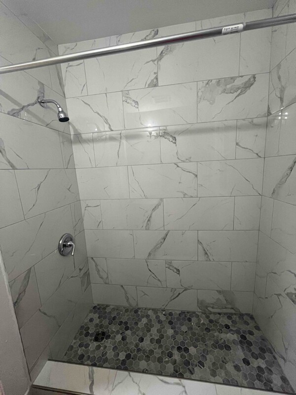 Building Photo - 912 Saratoga St