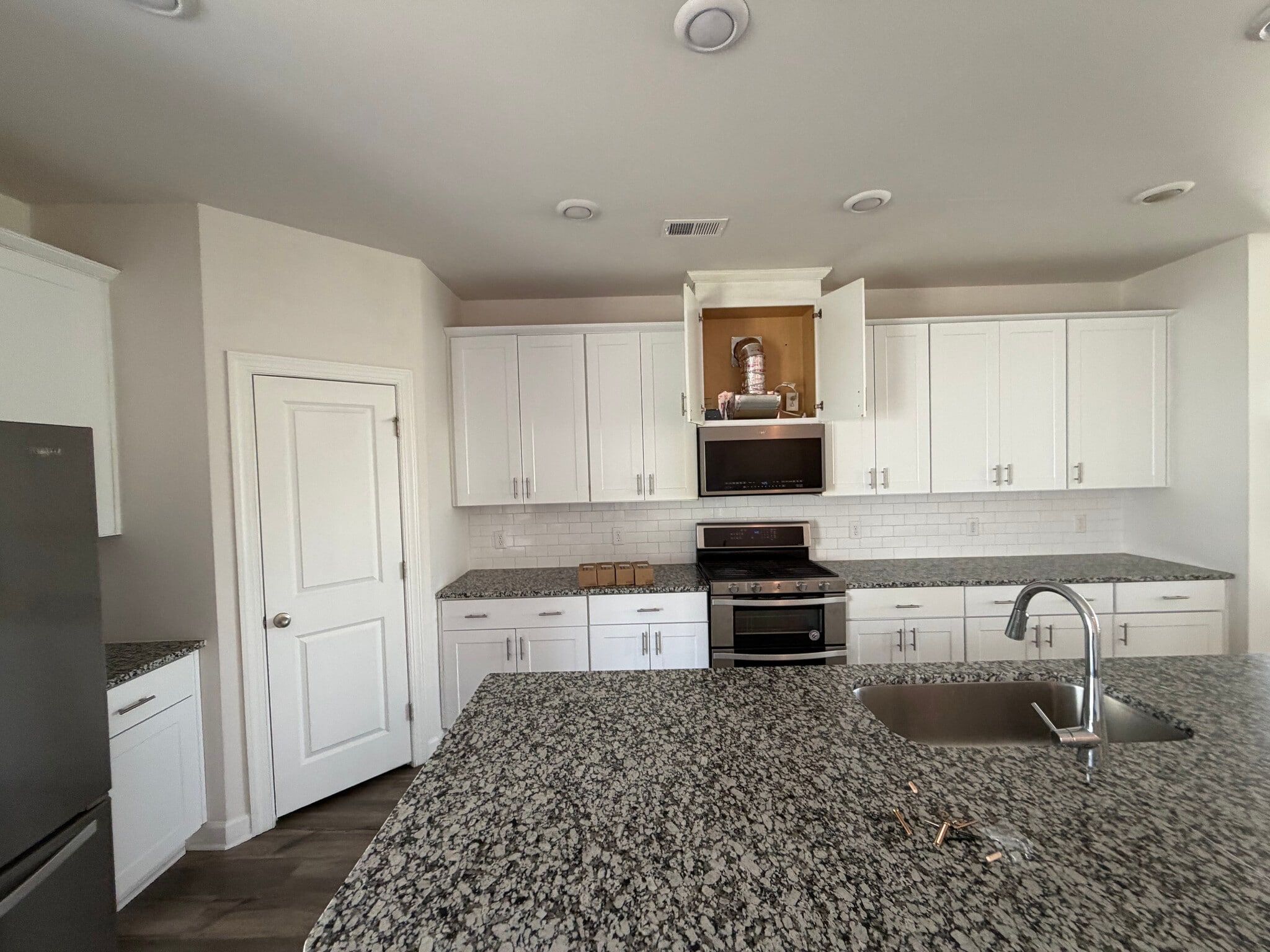 Building Photo - Room in Townhome on Tears Ln