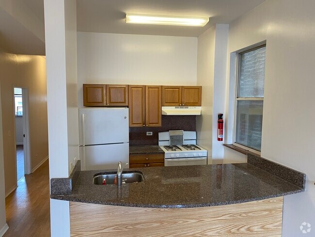 Building Photo - 1021 S Racine Ave