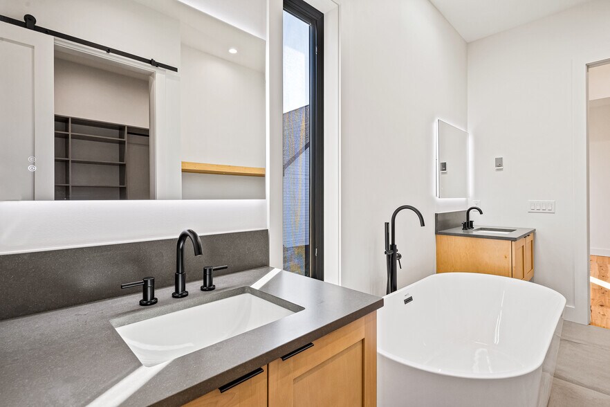 Building Photo - 32 Copper Mill Ct