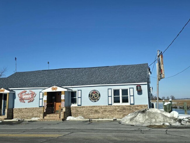 Building Photo - 76 Chestnut St