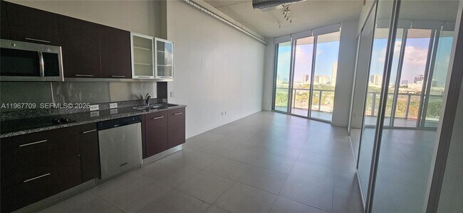 Building Photo - 3029 NE 188th St