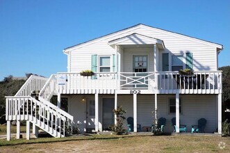 Building Photo - Lower Level Walkout Across from the Beach