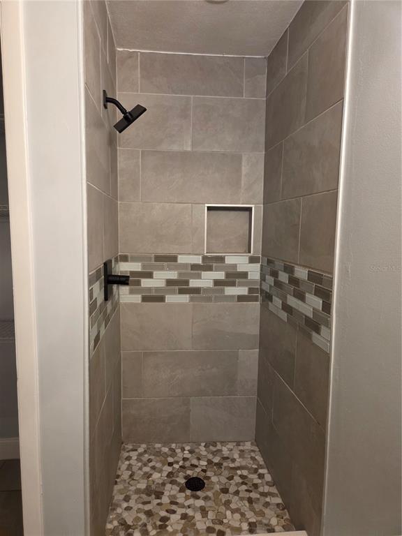 Building Photo - 807 McLain Ct