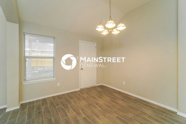Building Photo - 4 Bedroom Pet-Friendly Home in Grand Prair...