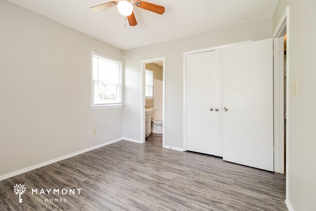 Building Photo - Classic Brick Ranch in Piedmont, SC