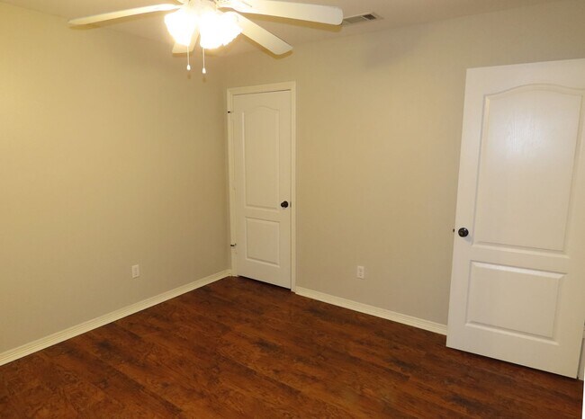 Building Photo - Gated Community in Whitehouse! Gorgeous 3 Bedroom, 2 Bath Home