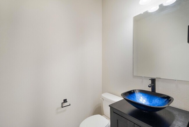 Building Photo - 10402 Abana Way