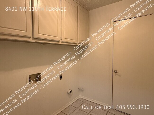 Building Photo - 8401 NW 110th Terrace