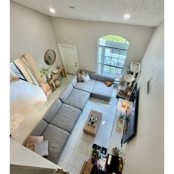 Primary Photo - 21204 Harbor Way