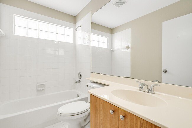 Building Photo - 7787 Springfield Lake Dr