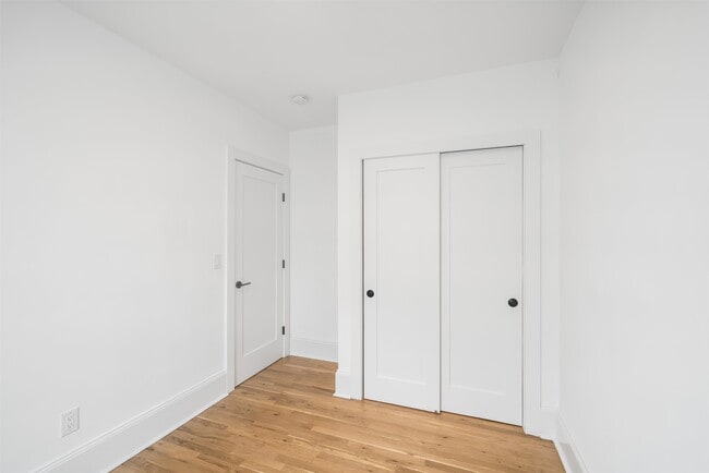 Building Photo - 1327 Willow Ave