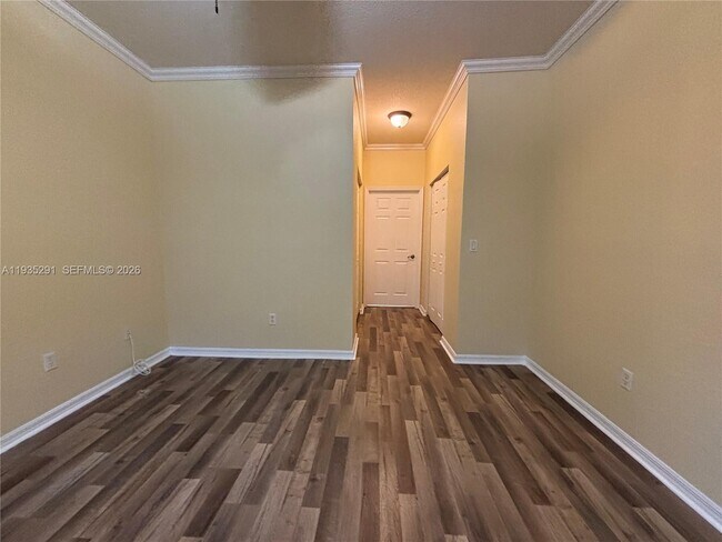 Building Photo - 9053 Plymouth Pl