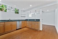 Building Photo - 15 Strathmore Rd