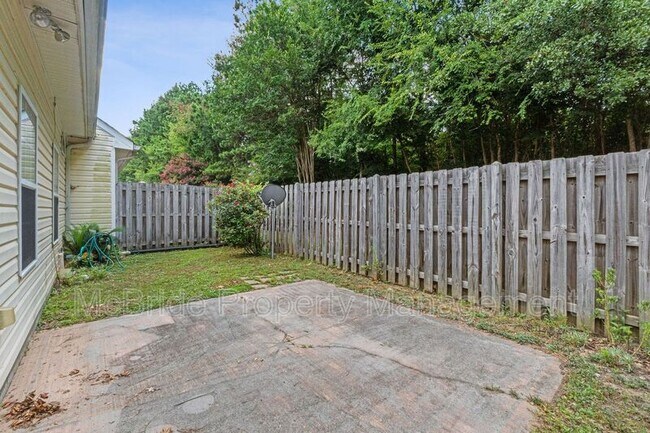 Building Photo - 429 Snead Way