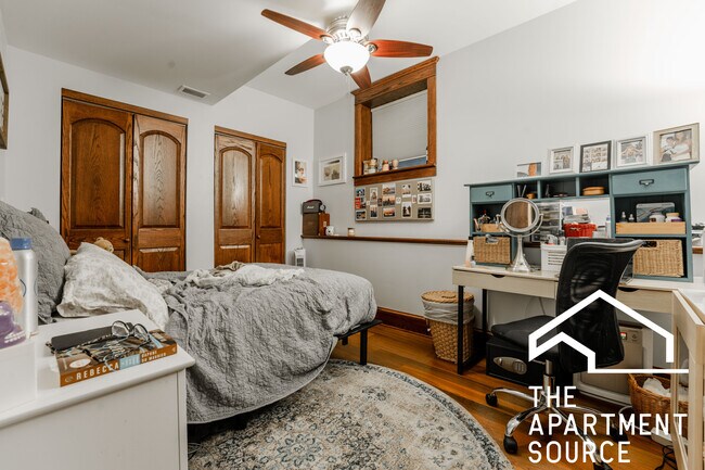 Building Photo - 1019 W Oakdale Ave