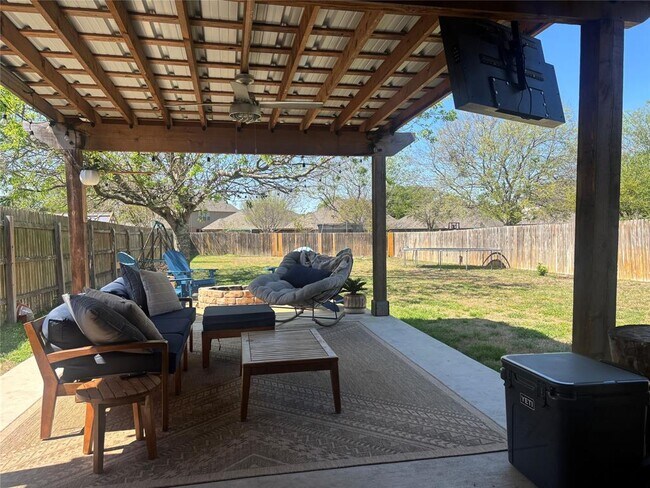 Building Photo - 204 Patriot Dr