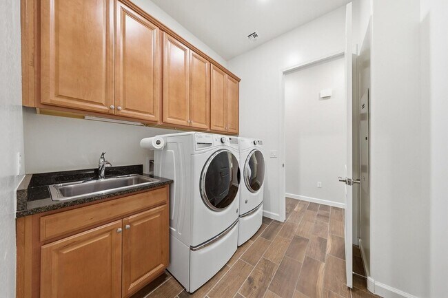 Building Photo - 4897 N 207th Ln