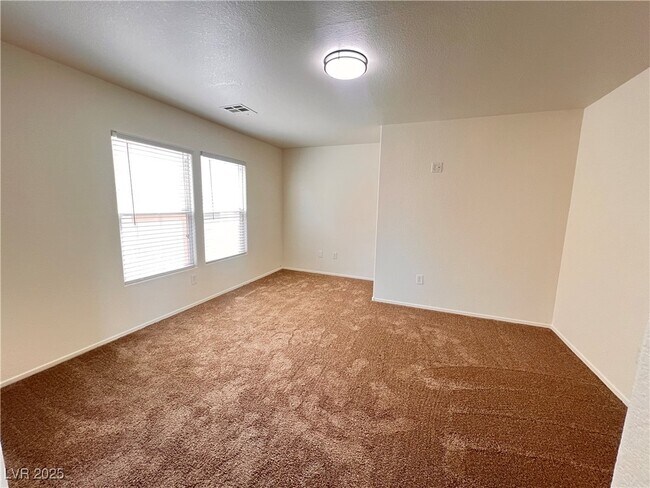 Building Photo - 5628 Granville Lake St