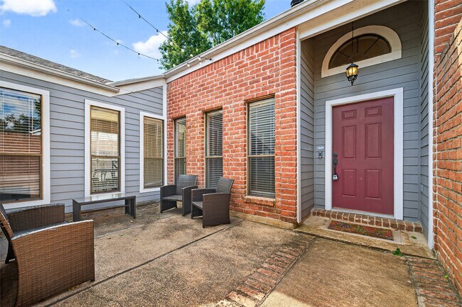 Building Photo - 6107 Howland Ct