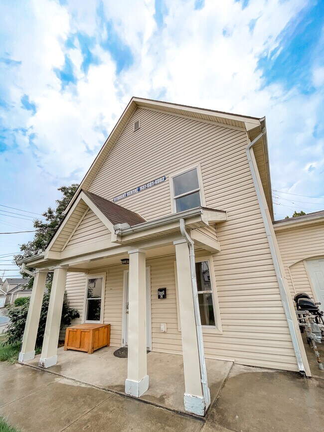 Building Photo - 222 Stonemill Rd