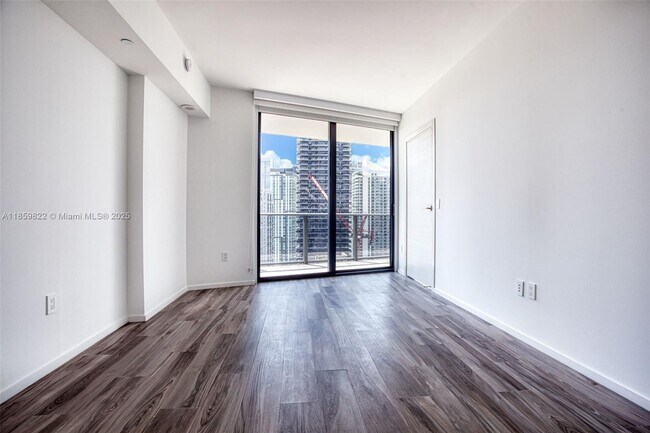 Building Photo - 801 S Miami Ave