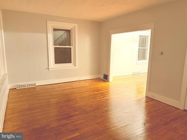 Building Photo - 399 Sunset Rd