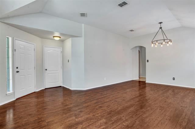 Building Photo - 729 Sequoia Dr