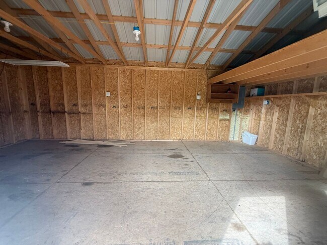 Building Photo - Charming Home in Abilene, KS