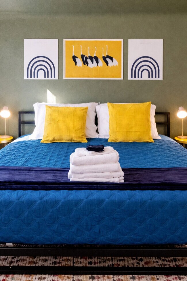 Building Photo - 170 E 100 N