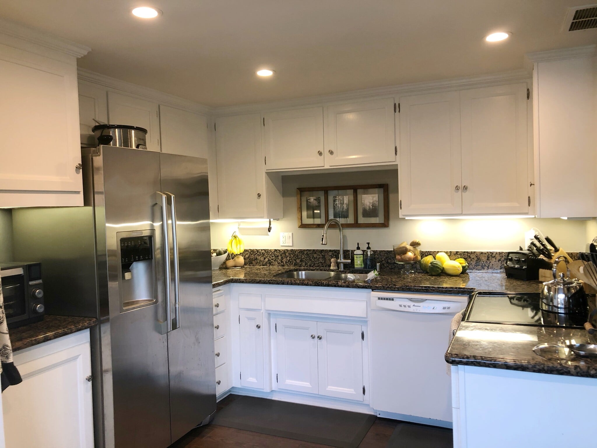 Kitchen - 2940 W Carson St