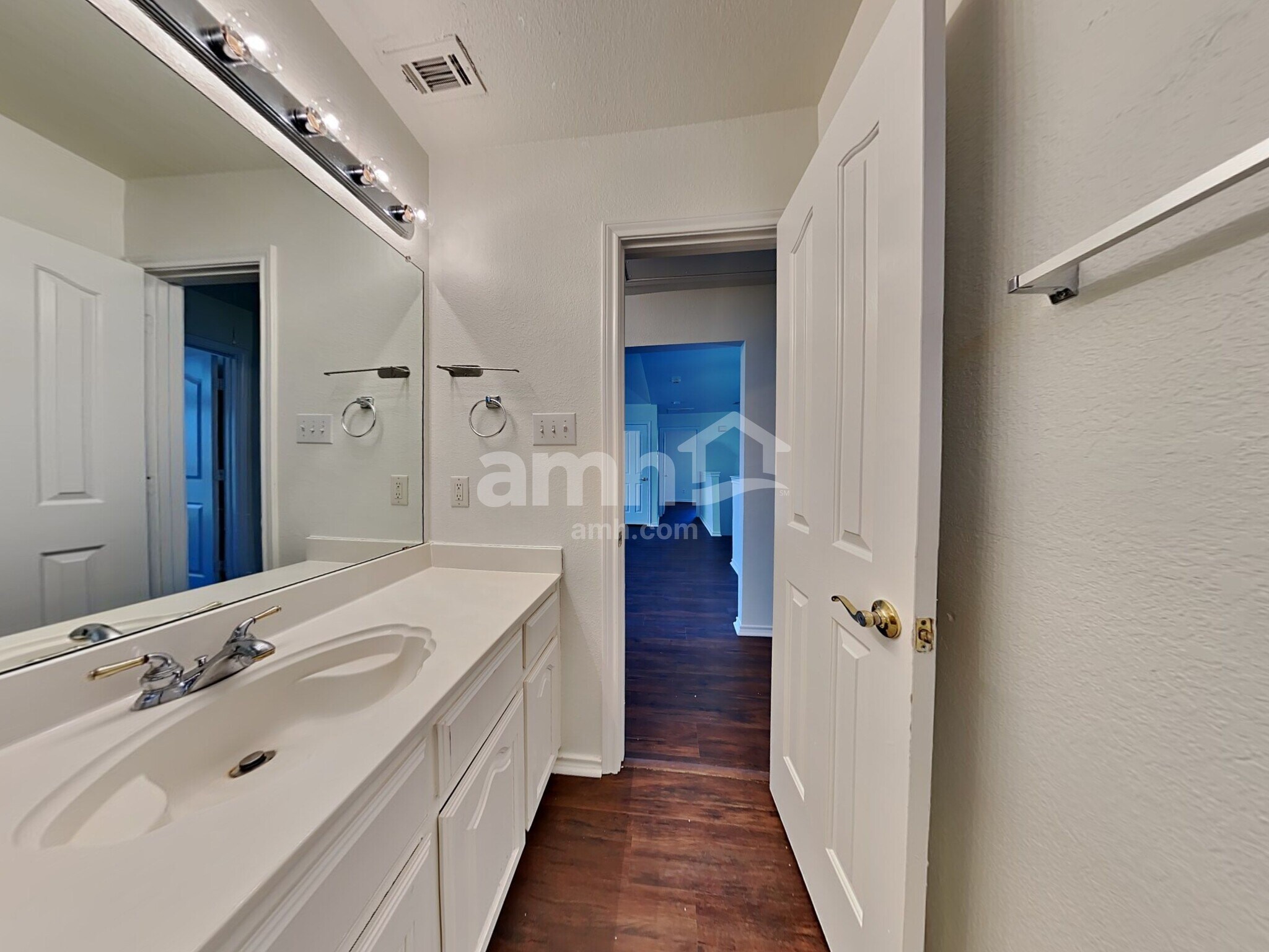 Building Photo - 8751 Sunset Trace Dr