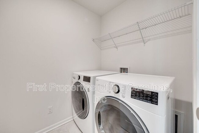 Building Photo - 642 Altamonte Dr