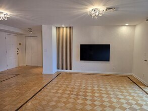 Building Photo - 633 Palisade Ave