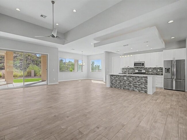 Building Photo - Desert Luxury Living in a Gated Community with Stunning Mountain Views!