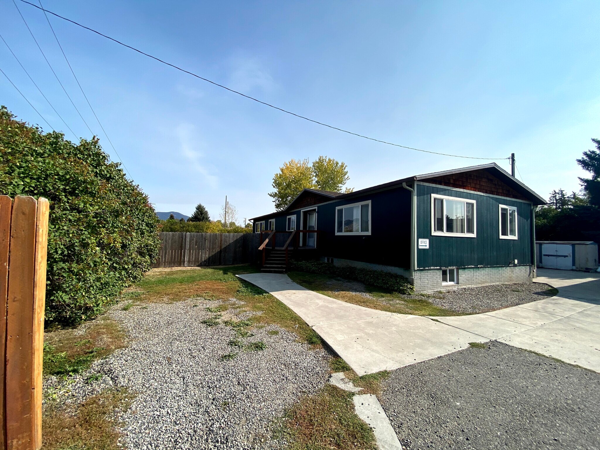 Building Photo - 4270 E Valley Center Rd