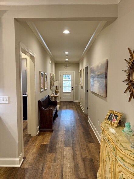 Building Photo - On AU Club Golf Course