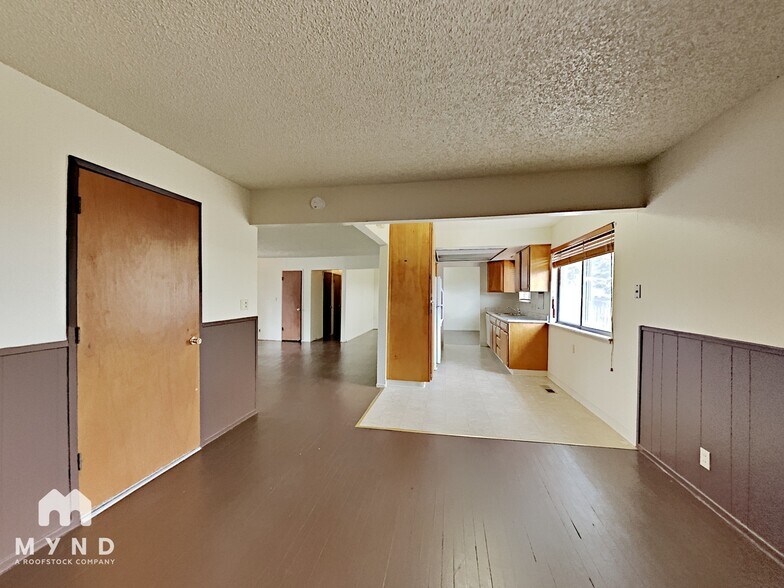 Building Photo - 750 Rhode Island Dr