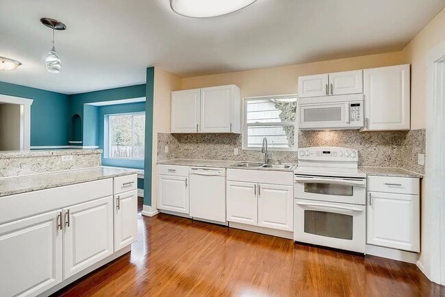 Building Photo - Updated 2BR Home in Marysville – Spacious Garage, Decks & RV Parking!