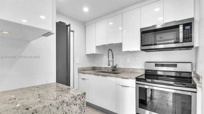 Building Photo - 10755 SW 108th Ave