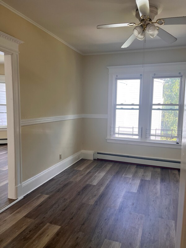 Building Photo - 127 Sargeant St